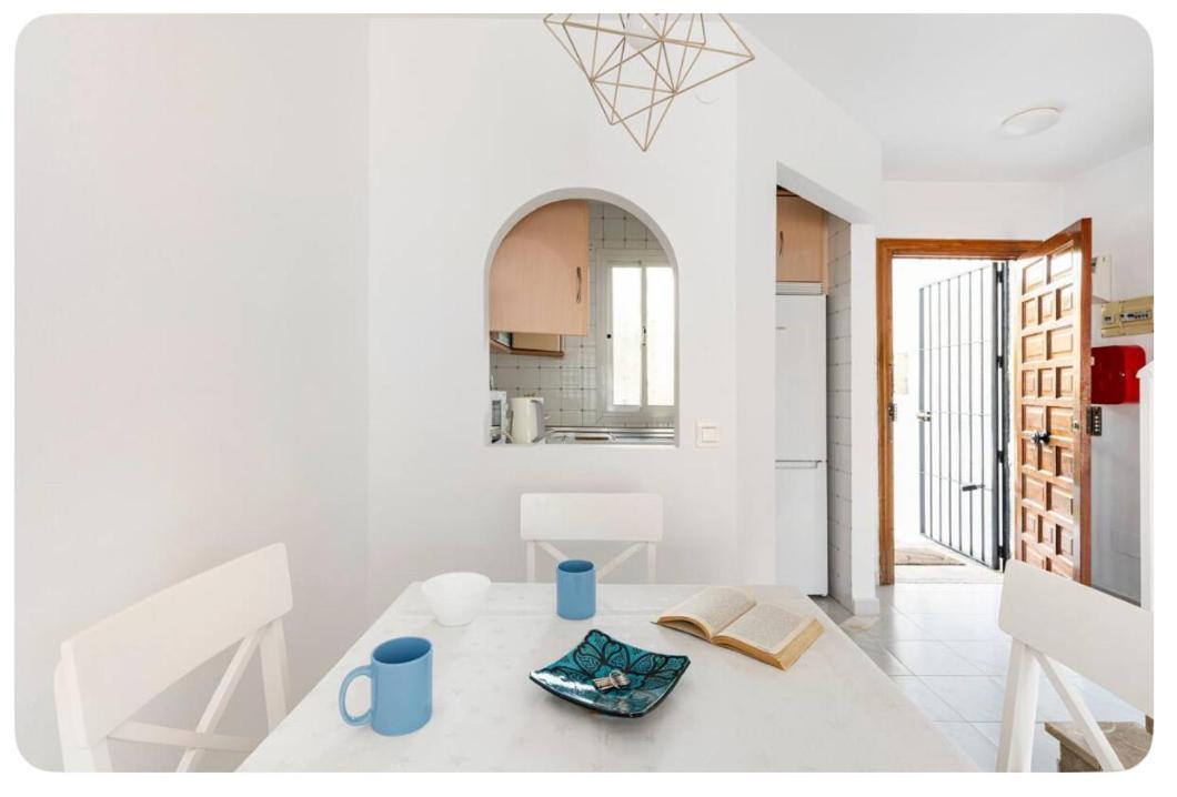 La Casa En La Carihuela Playa A 4 Minutos A Pie Villa Torremolinos Eksteriør billede